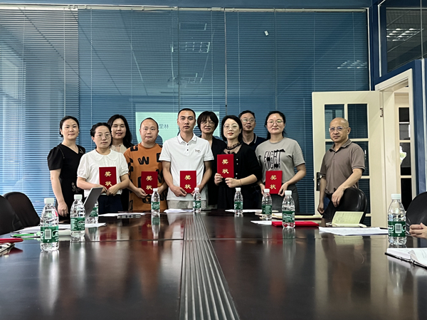 1720752845992148.jpg 先进_副本.jpg